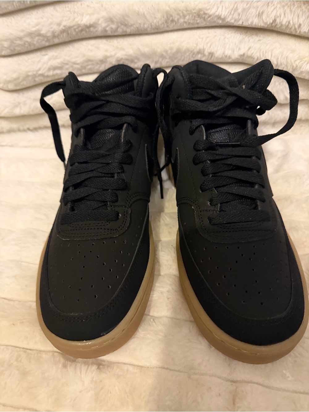Nike Black Athletic Shoe Interior - Picture 6 of 8